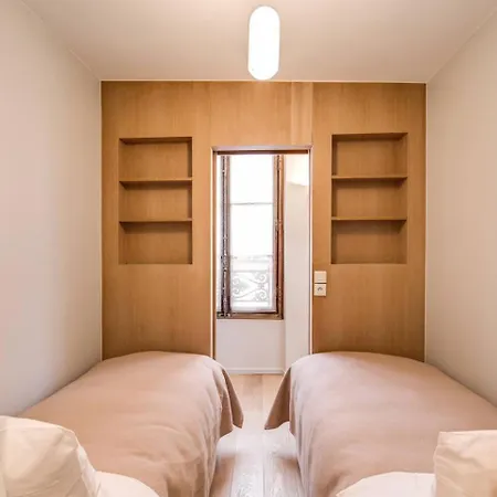 Champs Elysees-faubourg 3-bed In * Paris