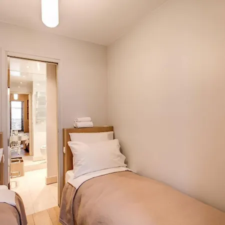 Lejlighed Champs Elysees-faubourg 3-bed In