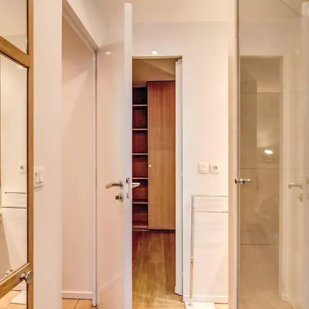 Champs Elysees-faubourg 3-bed In Lejlighed