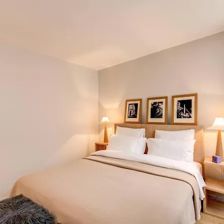 Champs Elysees-faubourg 3-bed In *