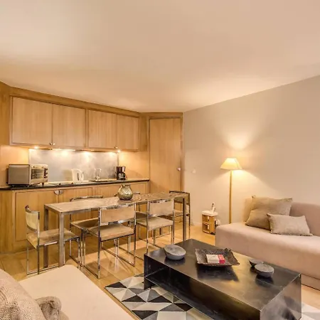 Lejlighed Champs Elysees-faubourg 3-bed In Paris