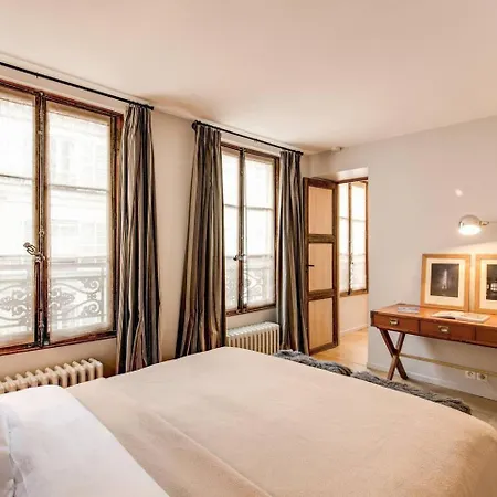 Champs Elysees-faubourg 3-bed In Lejlighed