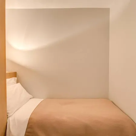 Champs Elysees-faubourg 3-bed In Lejlighed
