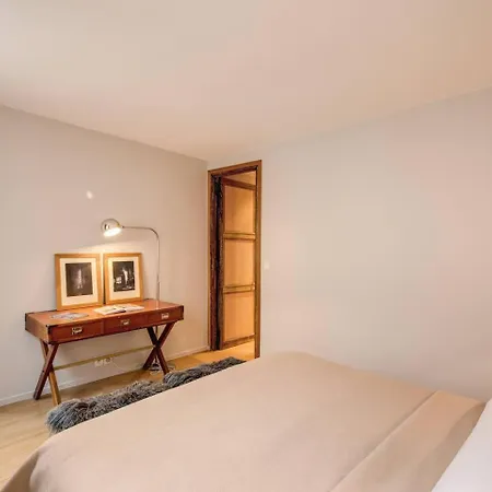 Champs Elysees-faubourg 3-bed In * Paris