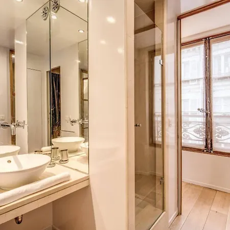 Lejlighed Champs Elysees-faubourg 3-bed In Paris