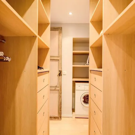 Champs Elysees-faubourg 3-bed In Lejlighed Paris